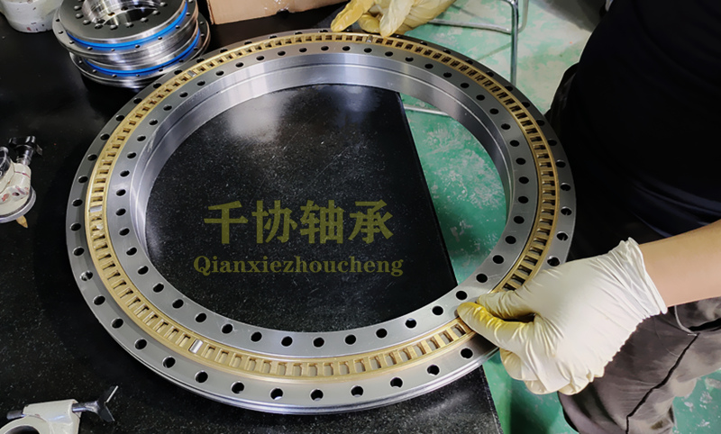 轉(zhuǎn)臺軸承需要預緊嗎?預緊的目的和方法 轉(zhuǎn)臺軸承需要預緊嗎?預緊的目的和方法